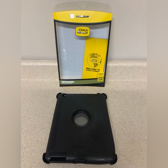 Otter Box Defender Series Case for iPad 2 - Black - Picture 3 of 8
